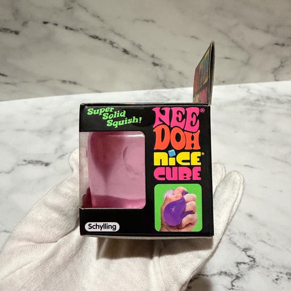 NeeDoh Nice Cube PINK - Picture 5 of 6